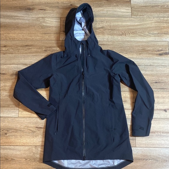 Duluth Trading Co Jackets & Blazers - Drydecta long long sleeve rain coat by Duluth trading Co